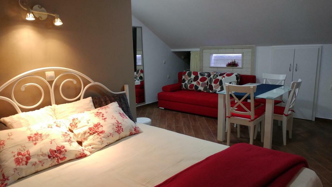 Apartmani Matija Mlini Luaran gambar